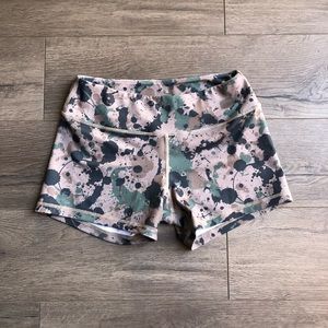 Born primitive shorts
